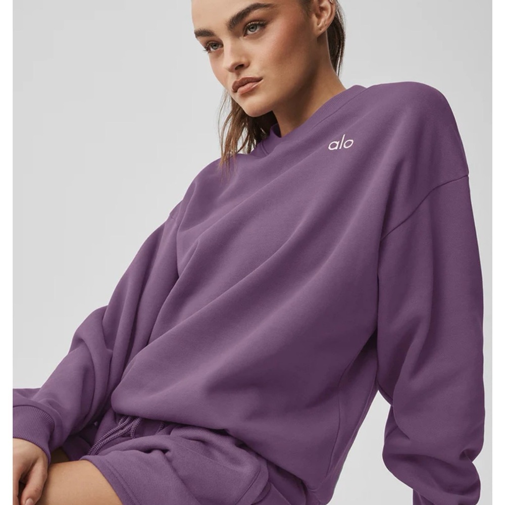 LIMITED COLOR plum kiss Alo yoga accolade crew neck pull over